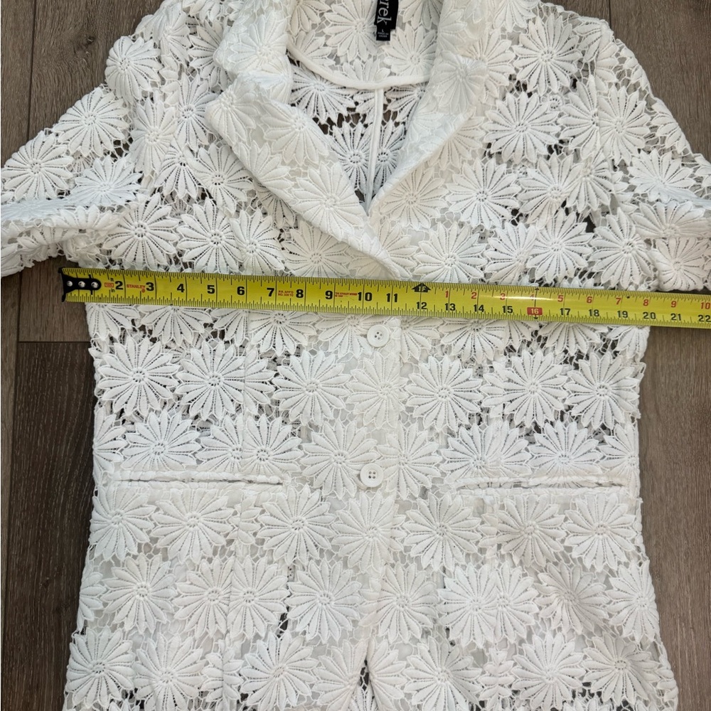 berek White Daisy Lace Blazer Floral Textured Button Front Large - Picture 12 of 13